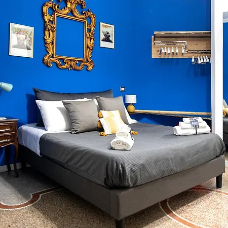 Miracolo Al Duomo Smart ナポリ